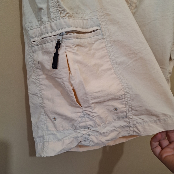 Columbia Cargo Shorts - Picture 2 of 6